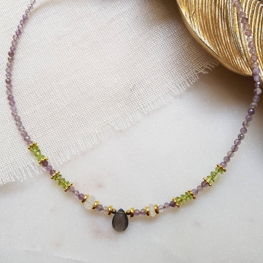 Elyna - Collar Choker de Labradorita, Amatista, Peridoto y Piedra Luna