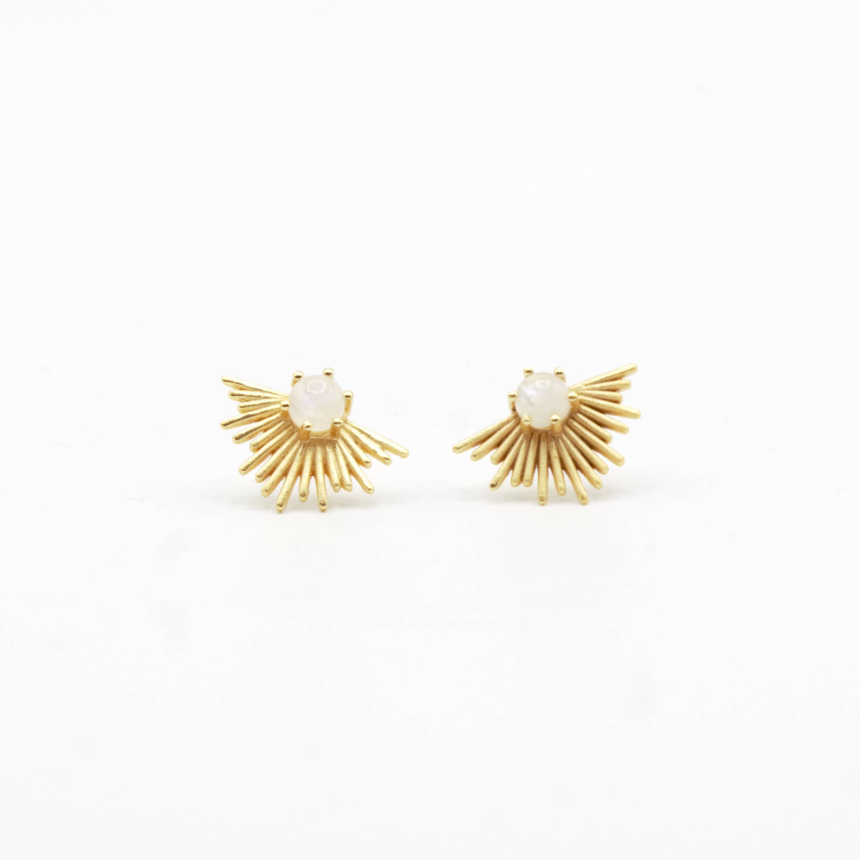 Pendientes Sol de Piedra Luna. Hecho a mano