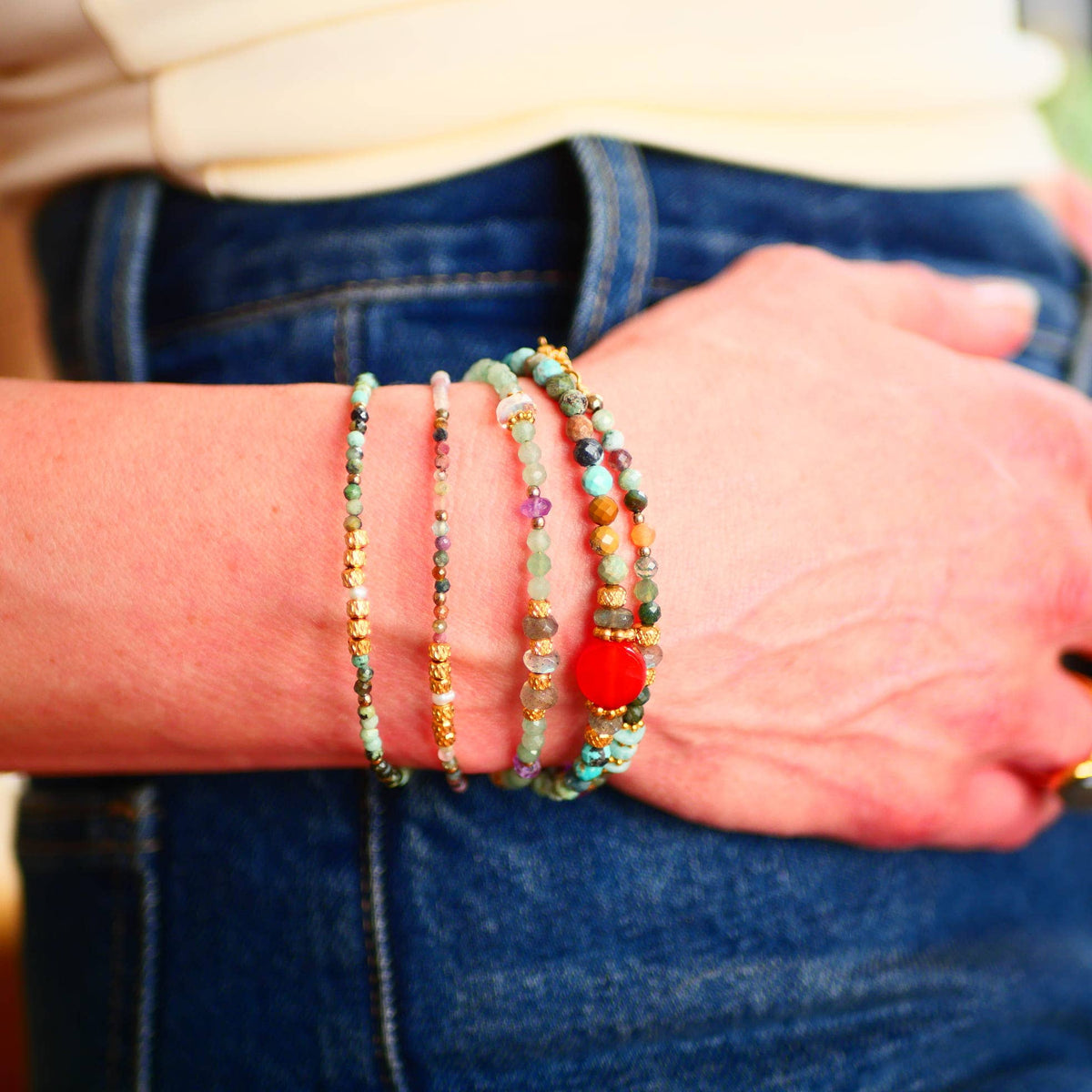 Pulsera Aabha · Turquesa, Cornalina y Labradorita