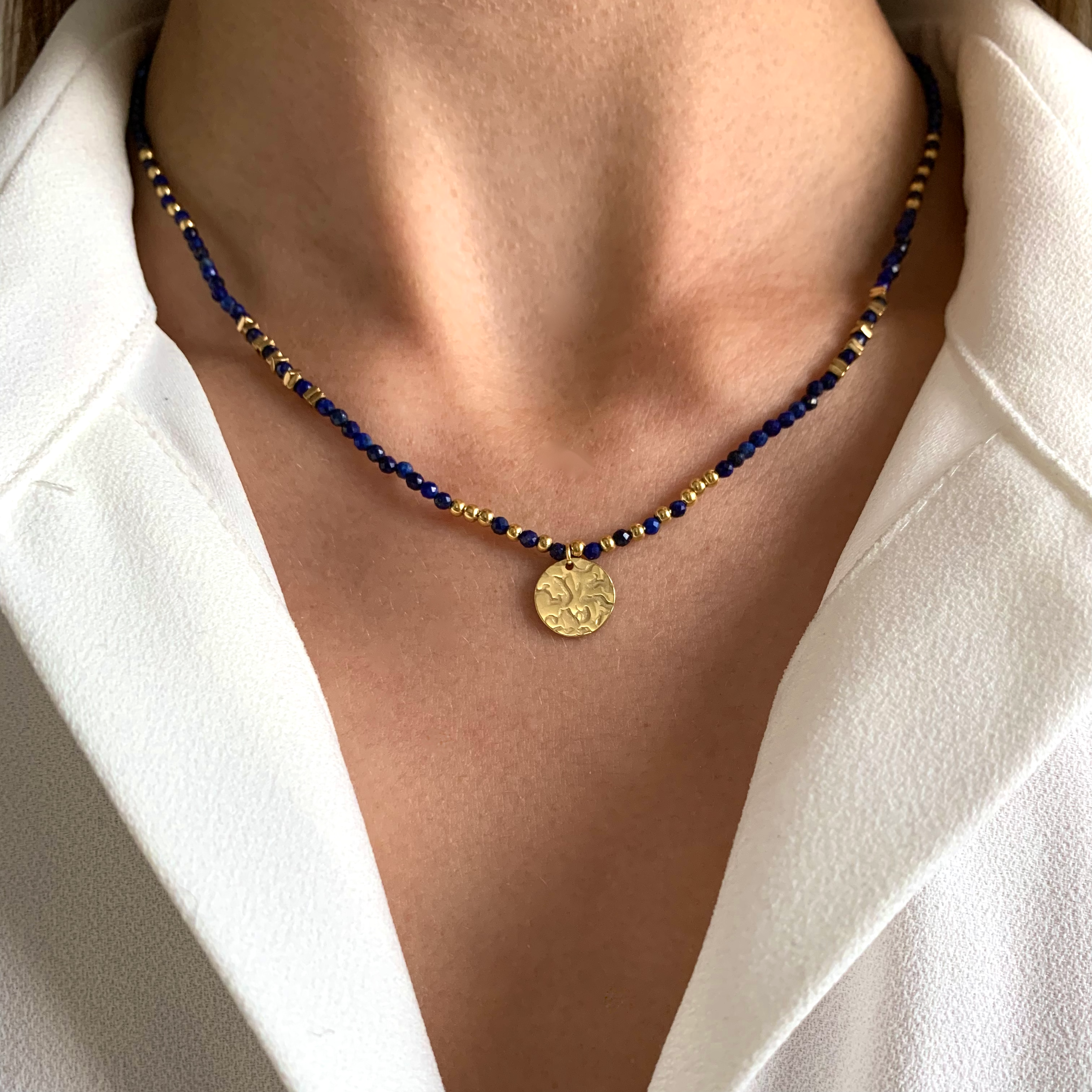 Collar de perlas de piedra natural